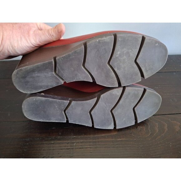 Betabrand Womens red Leather All Weather Wedges/Pre-owned, Sz. 9.5M EUC - Picture 8 of 9